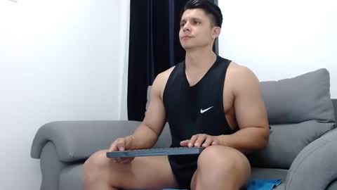 Snapshot of crosse4you chatting on 12/28/24, 07:33 Leo online show from 12/28/24, 07:33