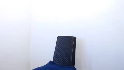 Snapshot of crosse4you chatting on 02/04/26, 04:29 Leo online show from 02/04/26, 04:29