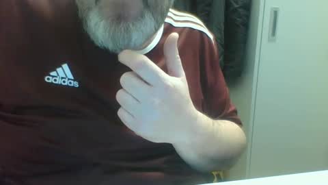 Snapshot of crouch1 chatting on 01/17/25, 01:03 Crouch1 online show from 01/17/25, 01:03