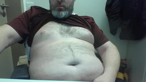 Snapshot of crouch1 chatting on 02/24/25, 09:43 Crouch1 online show from 02/24/25, 09:43