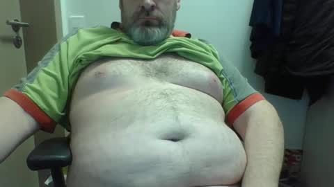 Snapshot of crouch1 chatting on 02/11/26, 11:48 Crouch1 online show from 02/11/26, 11:48