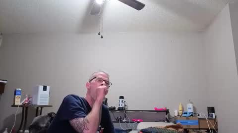 Snapshot of crownandkat chatting on 02/12/26, 03:45 Crownandkat online show from 02/12/26, 03:45