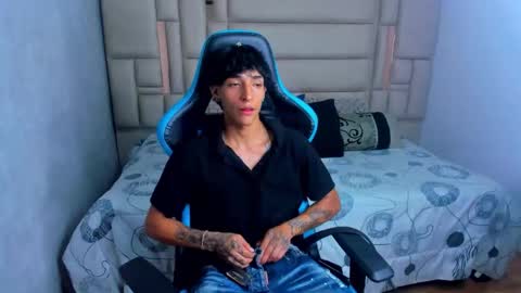 Snapshot of croy_myer chatting on 02/28/26, 01:28 Croy online show from 02/28/26, 01:28