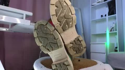 Cruel Siren online show from 12/22/25, 09:56