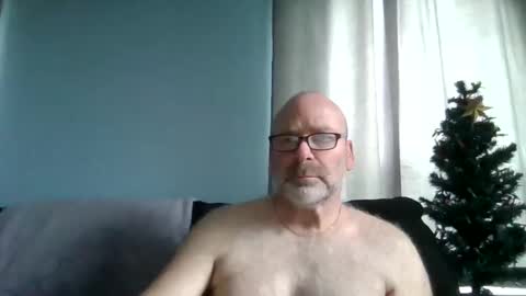 Snapshot of cruising_guy chatting on 04/22/26, 12:07 fun guy online show from 04/22/26, 12:07