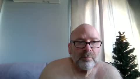 Snapshot of cruising_guy chatting on 04/24/26, 01:02 fun guy online show from 04/24/26, 01:02