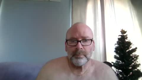 Snapshot of cruising_guy chatting on 04/27/26, 12:58 fun guy online show from 04/27/26, 12:58