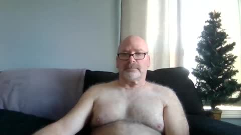 Snapshot of cruising_guy chatting on 05/04/26, 01:07 fun guy online show from 05/04/26, 01:07