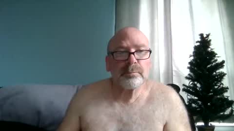 Snapshot of cruising_guy chatting on 05/13/26, 12:24 fun guy online show from 05/13/26, 12:24