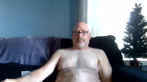 Snapshot of cruising_guy chatting on 08/06/26, 11:45 fun guy online show from 08/06/26, 11:45