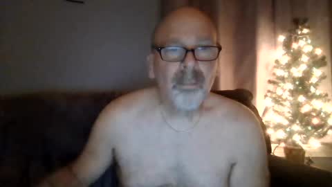 Snapshot of cruising_guy chatting on 08/10/26, 01:31 fun guy online show from 08/10/26, 01:31