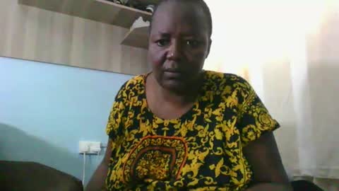 Snapshot of crunchy_g24 chatting on 11/12/25, 08:48 crunchy_g24 online show from 11/12/25, 08:48