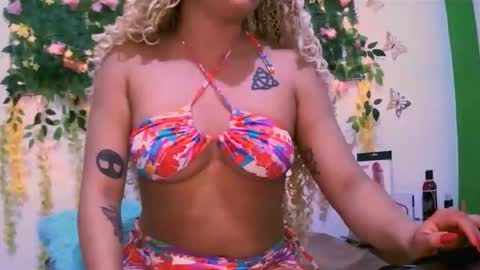 crysrus online show from 11/11/25, 11:49