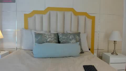 Crystal Rose  online show from 02/11/26, 11:37