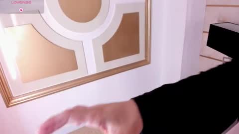 Crystal Rose  online show from 04/12/26, 11:04