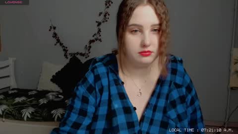 Snapshot of crystal__chris chatting on 02/08/25, 05:18 Chris online show from 02/08/25, 05:18