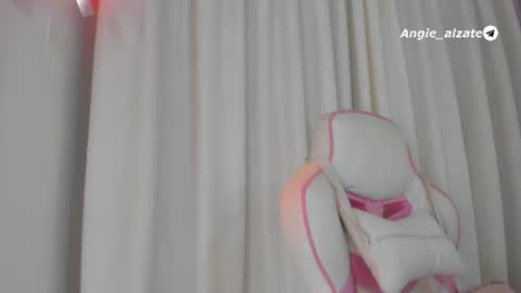 Snapshot of crystal_foster chatting on 07/03/26, 04:30 angie online show from 07/03/26, 04:30