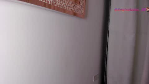 Snapshot of crystal_foster chatting on 07/31/26, 03:17 angie online show from 07/31/26, 03:17