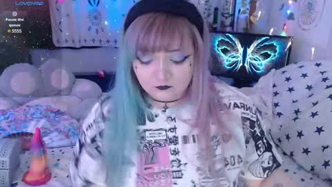 Snapshot of crystal_galaxy chatting on 02/17/25, 08:09   online show from 02/17/25, 08:09