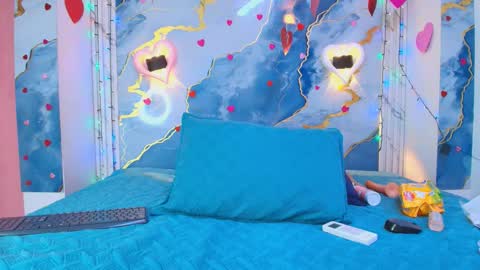 Snapshot of crystal_love08 chatting on 02/16/26, 07:21 crystal online show from 02/16/26, 07:21