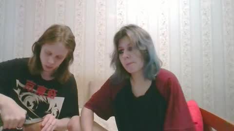 Snapshot of crystal_porn_love chatting on 12/06/24, 10:27 Crystal and Marcl online show from 12/06/24, 10:27