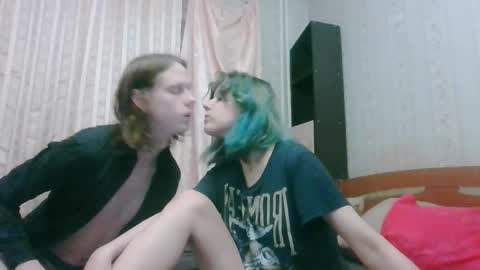 Snapshot of crystal_porn_love chatting on 12/26/24, 09:58 Crystal and Marcl online show from 12/26/24, 09:58