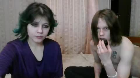 Snapshot of crystal_porn_love chatting on 01/29/25, 02:40 Crystal and Marcl online show from 01/29/25, 02:40