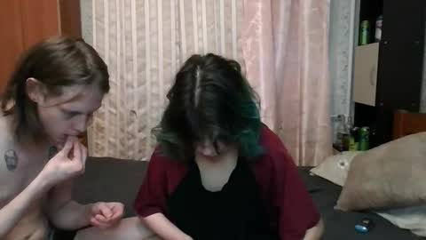 Snapshot of crystal_porn_love chatting on 02/14/25, 05:25 Crystal and Marcl online show from 02/14/25, 05:25