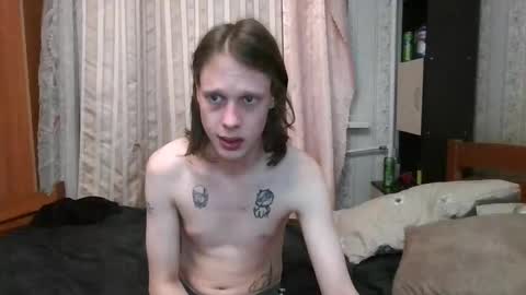 Snapshot of crystal_porn_love chatting on 02/18/25, 01:32 Crystal and Marcl online show from 02/18/25, 01:32