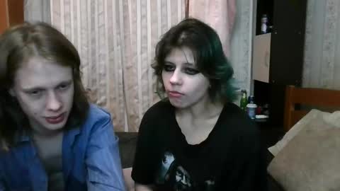 Snapshot of crystal_porn_love chatting on 02/20/25, 01:25 Crystal and Marcl online show from 02/20/25, 01:25