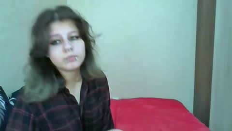 Snapshot of crystal_porn_love chatting on 09/22/25, 12:18 Crystal and Marcl online show from 09/22/25, 12:18