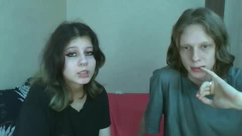 Snapshot of crystal_porn_love chatting on 10/31/25, 11:00 Crystal and Marcl online show from 10/31/25, 11:00