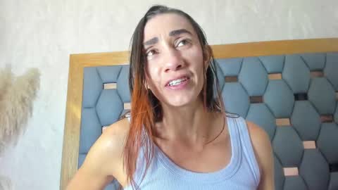 Snapshot of crystal_sm chatting on 10/01/25, 03:01 crystal_sm online show from 10/01/25, 03:01