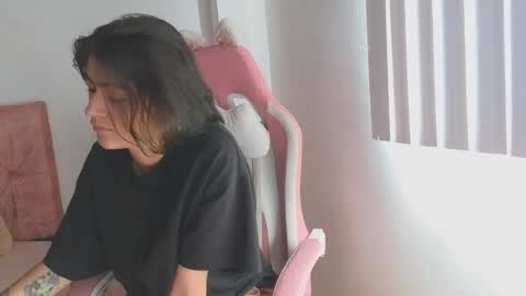 Crystal Blaze online show from 11/21/25, 03:33