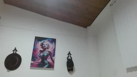 Crystal Blaze online show from 04/12/26, 03:55