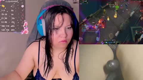 Snapshot of crystal_velvet01 chatting on 12/05/24, 03:48 crystal online show from 12/05/24, 03:48