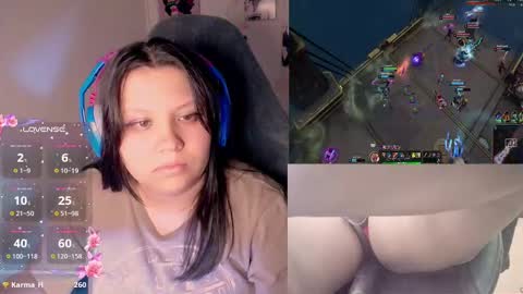 Snapshot of crystal_velvet01 chatting on 12/22/24, 07:44 crystal online show from 12/22/24, 07:44