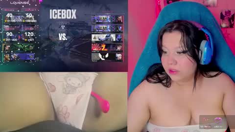 Snapshot of crystal_velvet01 chatting on 03/09/25, 04:44 crystal online show from 03/09/25, 04:44