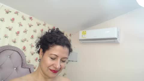 Snapshot of crystal_watson0 chatting on 05/07/26, 01:38 Milf Latina online show from 05/07/26, 01:38