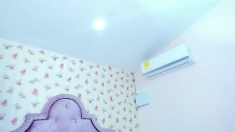 Snapshot of crystal_watson0 chatting on 06/01/26, 01:46 Milf Latina online show from 06/01/26, 01:46