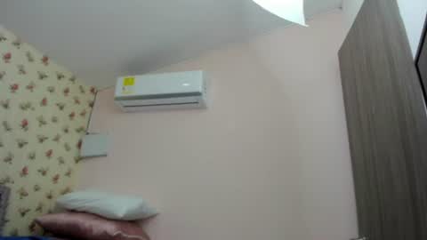 Snapshot of crystal_watson0 chatting on 07/11/26, 12:08 Milf Latina online show from 07/11/26, 12:08