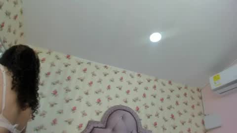 Snapshot of crystal_watson0 chatting on 08/01/26, 01:10 Milf Latina online show from 08/01/26, 01:10