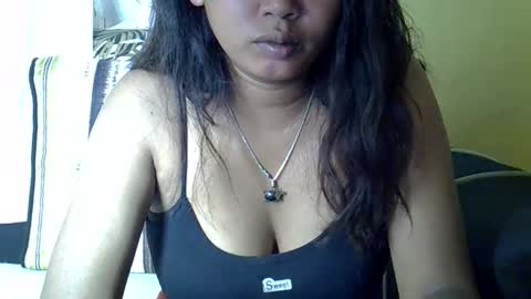 crystalbellax online show from 05/13/26, 07:06