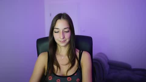Snapshot of crystalbrunette18 chatting on 06/01/26, 07:37 Crystalbrunette18 online show from 06/01/26, 07:37