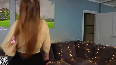 Snapshot of crystaldiva01 chatting on 01/06/26, 06:17 Diva online show from 01/06/26, 06:17