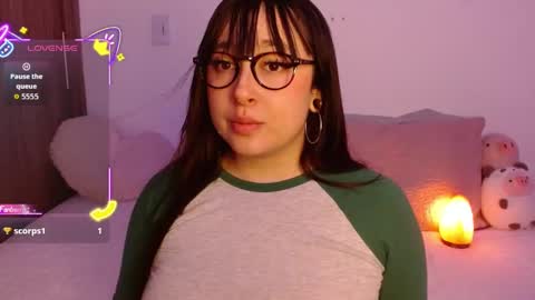 Snapshot of crystalitesq chatting on 09/13/25, 02:00 Olivia online show from 09/13/25, 02:00