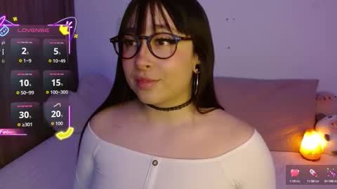 Snapshot of crystalitesq chatting on 10/01/25, 01:33 Olivia online show from 10/01/25, 01:33