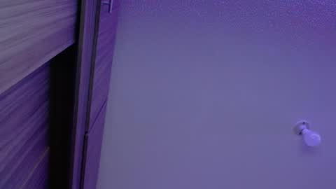 Snapshot of crystalitesq chatting on 11/02/25, 03:31 Olivia online show from 11/02/25, 03:31