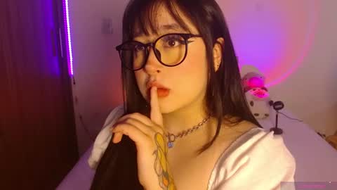 Snapshot of crystalitesq chatting on 07/23/26, 01:31 Olivia online show from 07/23/26, 01:31