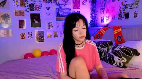 Snapshot of crystall0ve chatting on 06/24/26, 03:33 crystall0ve online show from 06/24/26, 03:33